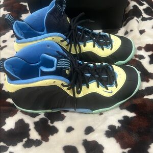 NIKE LITTLE POSITE ONE GS BLACK MULTI COLOR DH6490-001 (gently used)